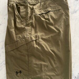 Under Armour Cargo Shorts - Khaki - size 44